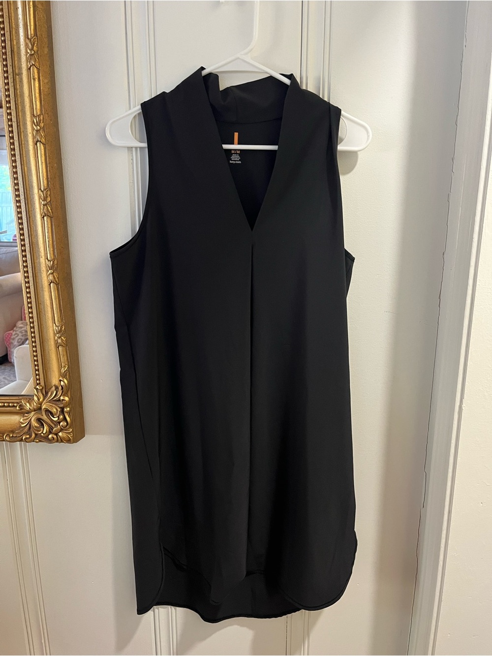 Black Sleeveless V-Neck shift dress - Women Size M